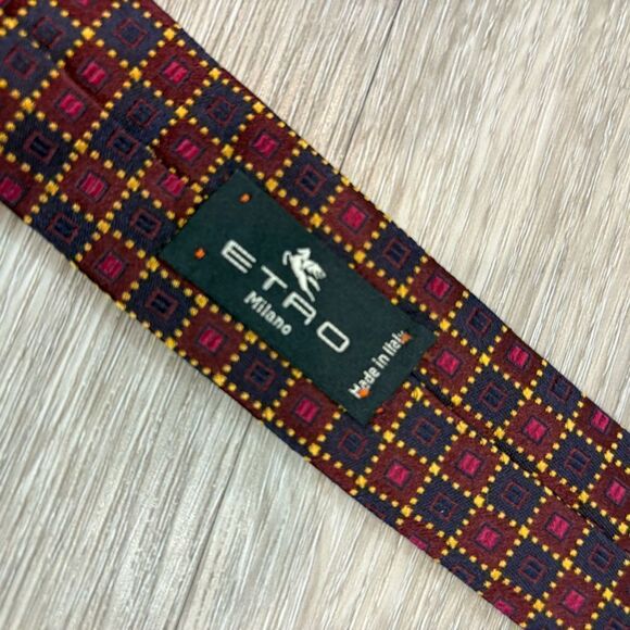 ETRO Silk Geometric Silk Tie Purple and Yellow Classic Tie - Picture 5 of 6